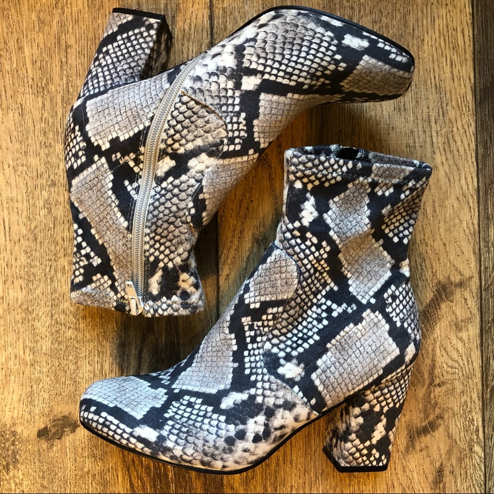 STEVE MADDEN EVANA BOOTIE SNAKE PRINT